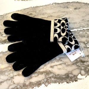 Coach Signature Wool Blend Knit Tech Gloves
